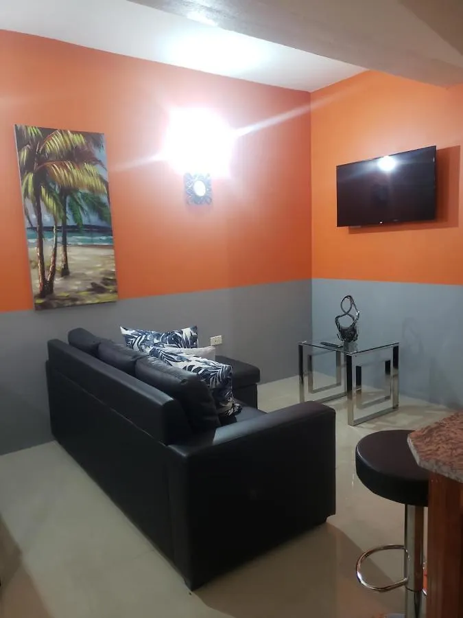 Skyland Oasis Apartman Carnbee Village